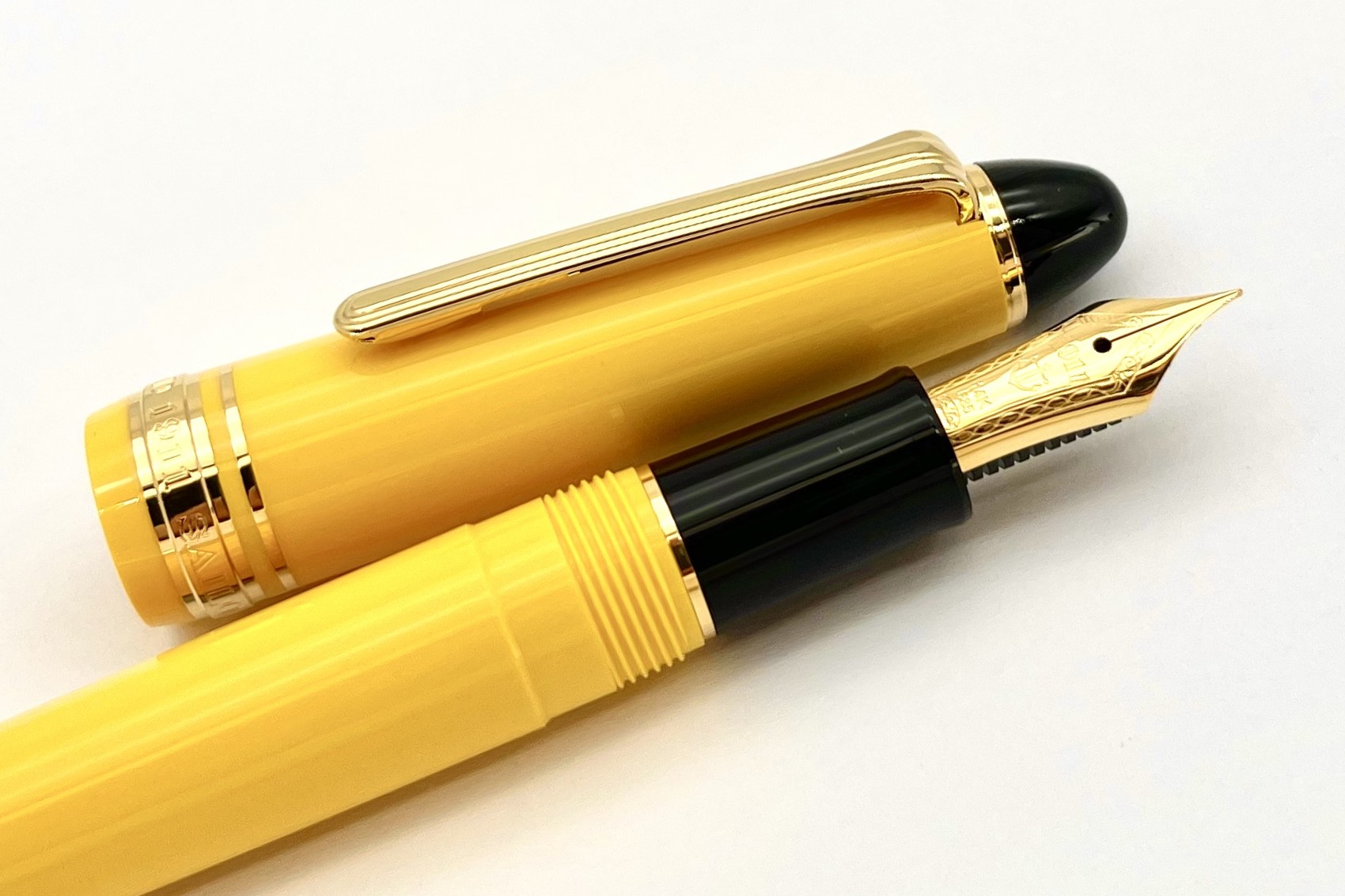 Sailor1911StandardYellowwithGoldTrimFPNewLogo_I